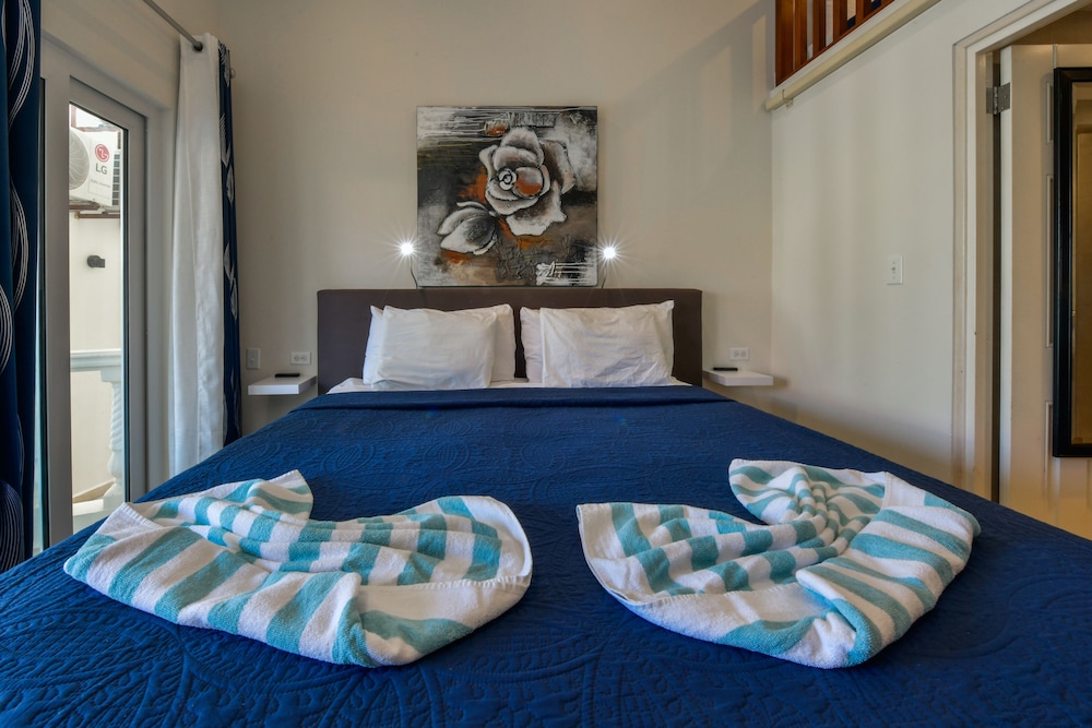 Pool side Suite with Loft (1-53) photo 2