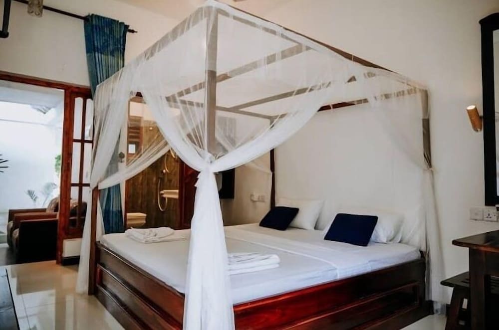 Deluxe Double Room, 1 King Bed photo 3