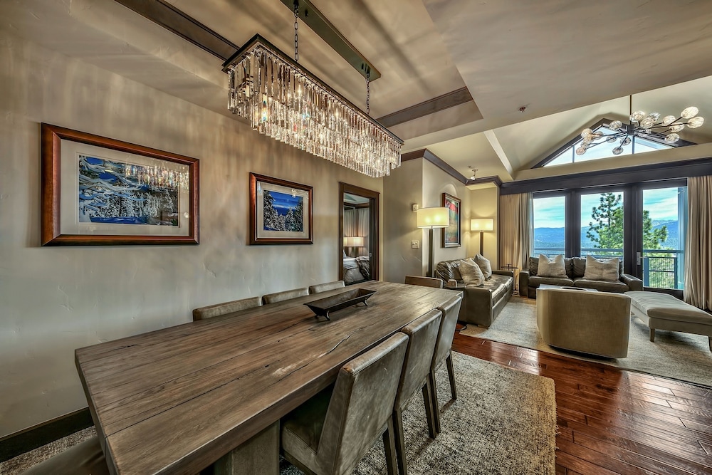 4 Bedroom Condominium photo 2