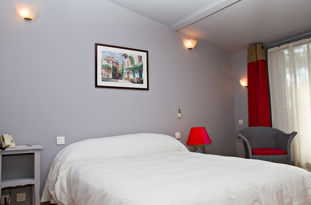 Basic Cottage, 1 Queen Bed - Photo 2
