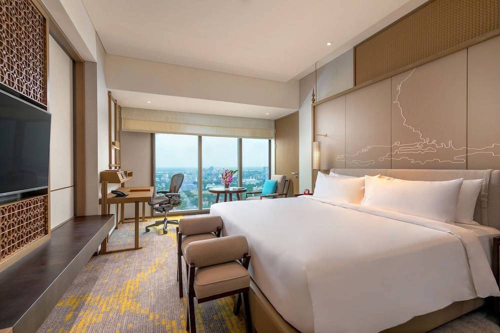 Pacific Club King Room photo 3