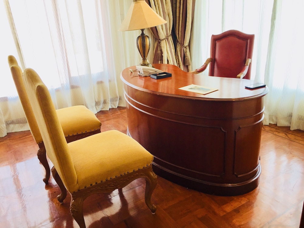 Luxury Suite, 1 King Bed, Terrace - Photo 3