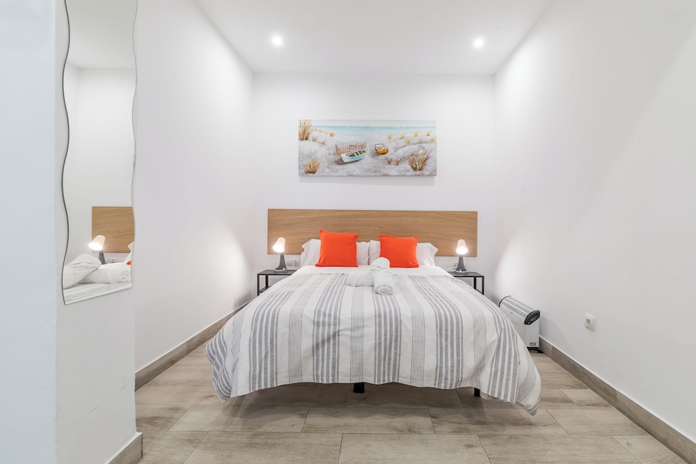 Basic Double Room, 1 Double Bed - Photo 7