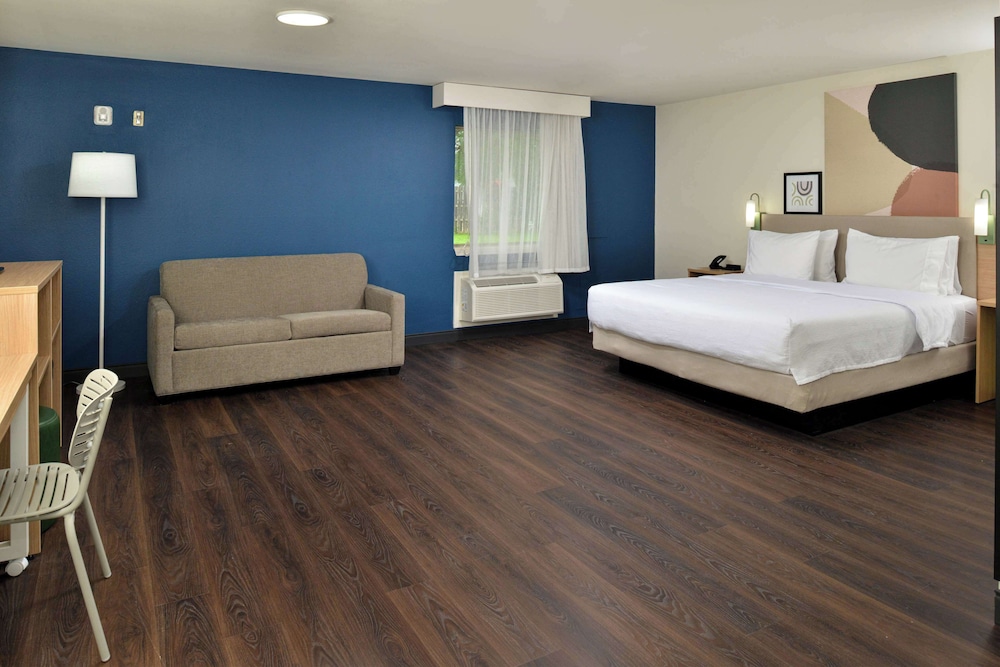Room, 1 King Bed with Sofa bed, Accessible (Mobility, Hearing, Roll-In Shower) - Photo 1