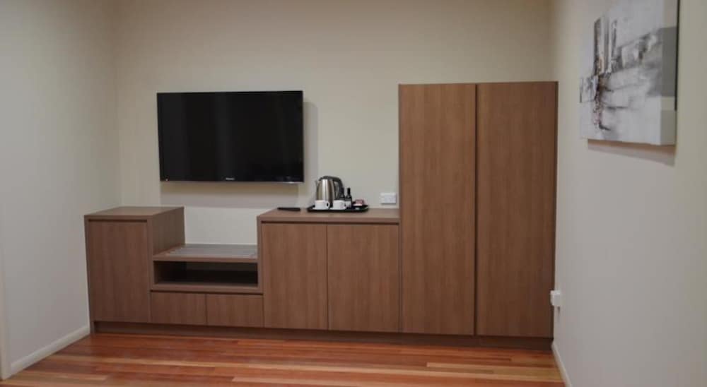 Standard Room (King Disabled Room) photo 3