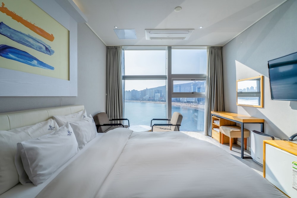 Deluxe Room, Sea View - Photo 3
