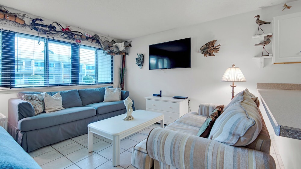 Studio Suite, Multiple Beds, Patio, Garden View (Hidden Beach 103) photo 1