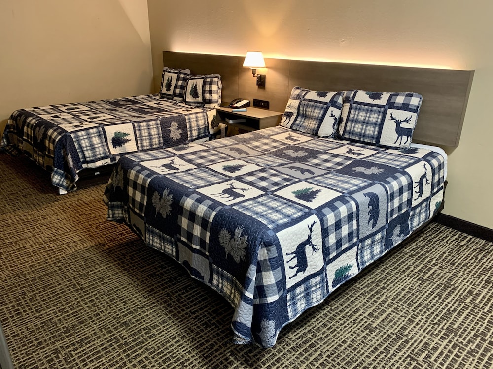 Junior Suite, 2 Queen Beds - Photo 1