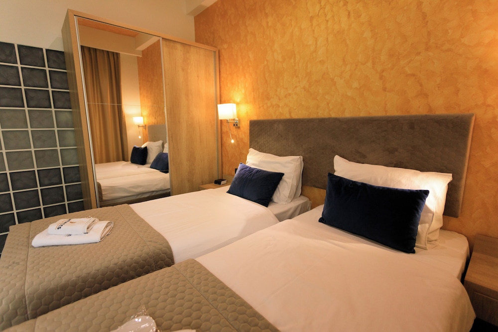 Comfort Twin Room, Balcony, Courtyard View photo 1