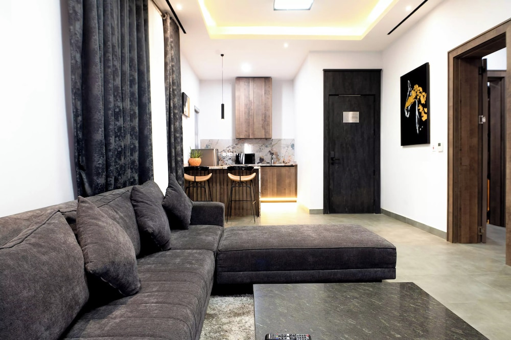 Luxury Penthouse, City View