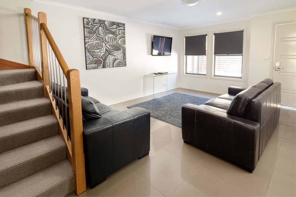 Executive Apartment, 2 Bedrooms - Photo 3