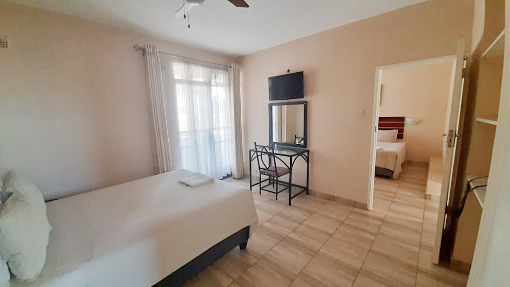 Standard Apartment, 2 Bedrooms, Refrigerator