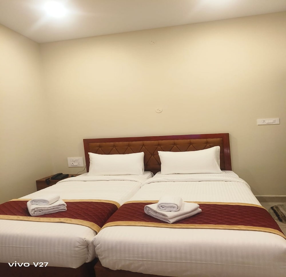 Deluxe Room - Photo 7