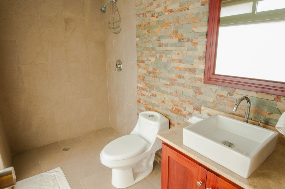 Deluxe Studio, Multiple Beds, Ocean View photo 3