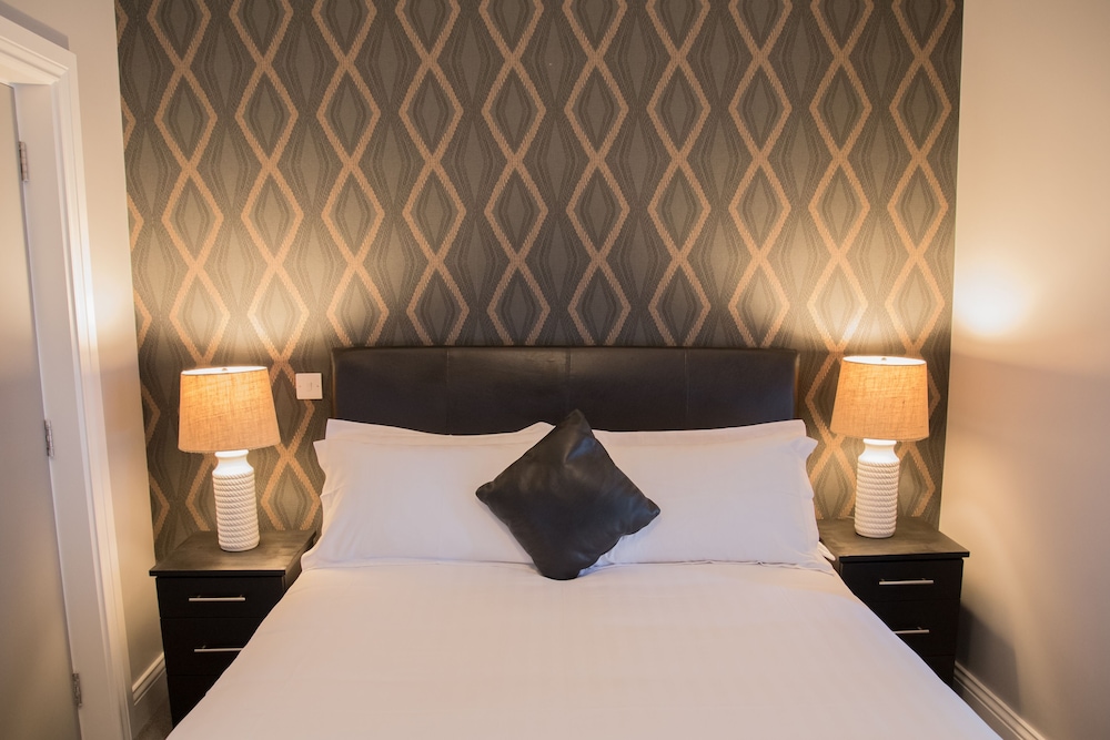 Double Room (4)