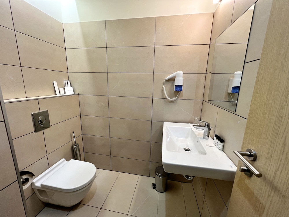 Standard Double Room - Photo 2