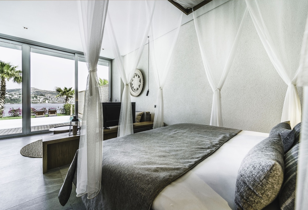 Exclusive Suite, 2 Bedrooms, Private Pool, Sea View photo 3