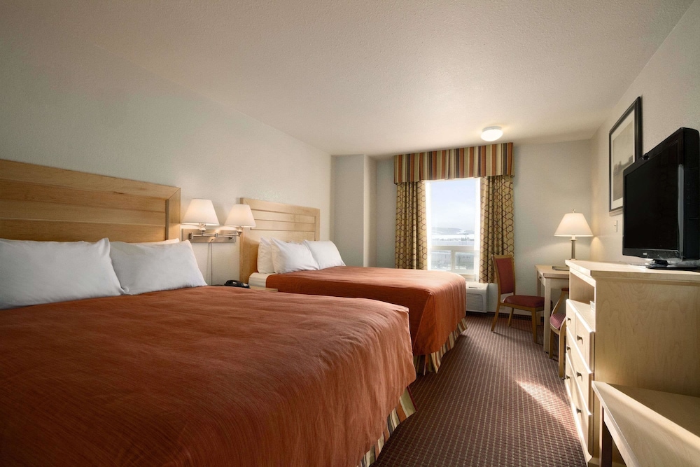 Room, 2 Queen Beds, Refrigerator photo 1