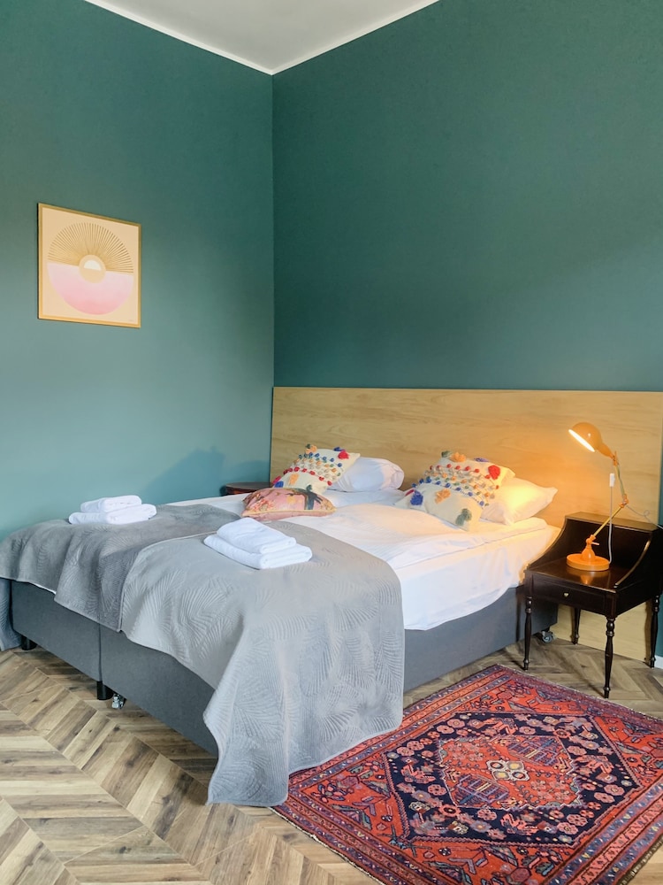 Standard Studio, 1 King Bed photo 1