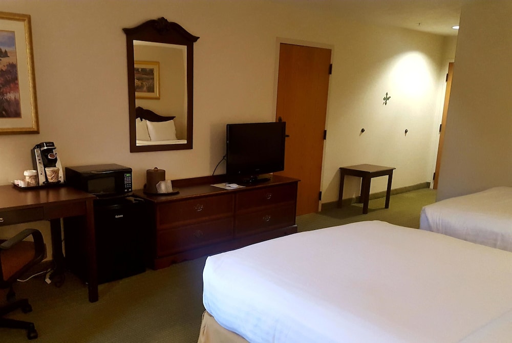 Room, 2 Queen Beds, Non Smoking - Photo 1