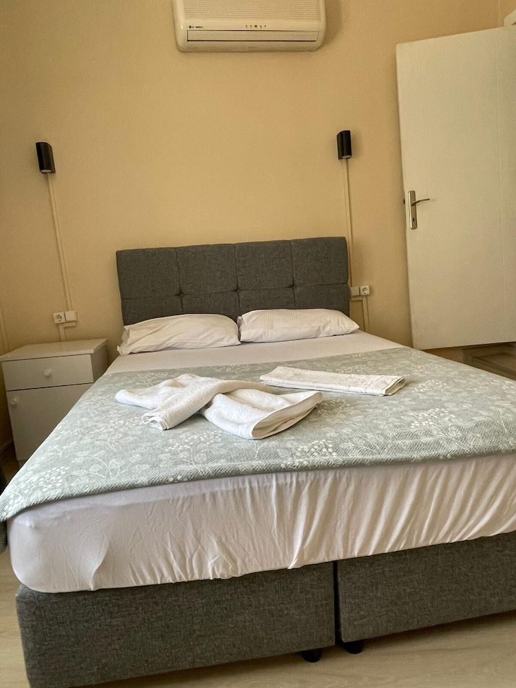 Classic Triple Room photo 1