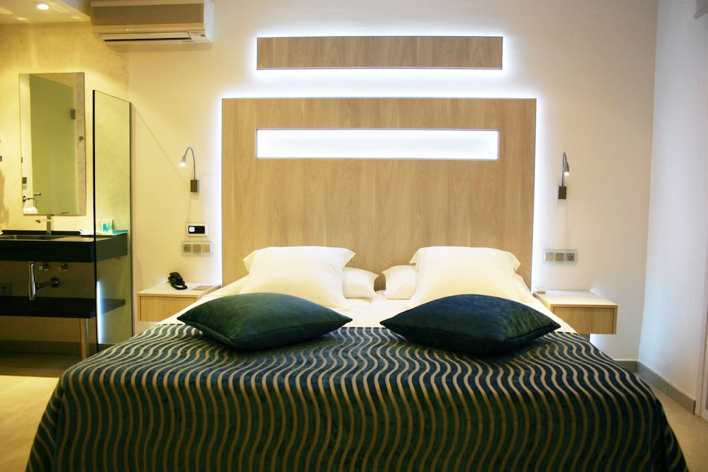Comfort Room, Terrace, Sea View photo 2
