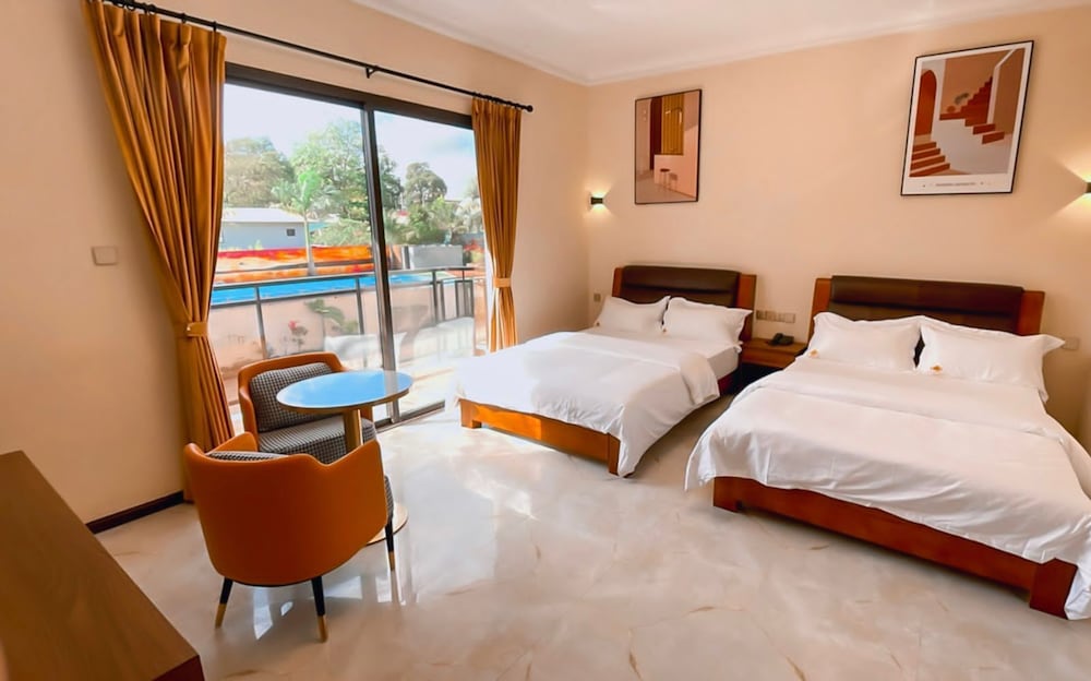 Deluxe Double or Twin Room photo 2