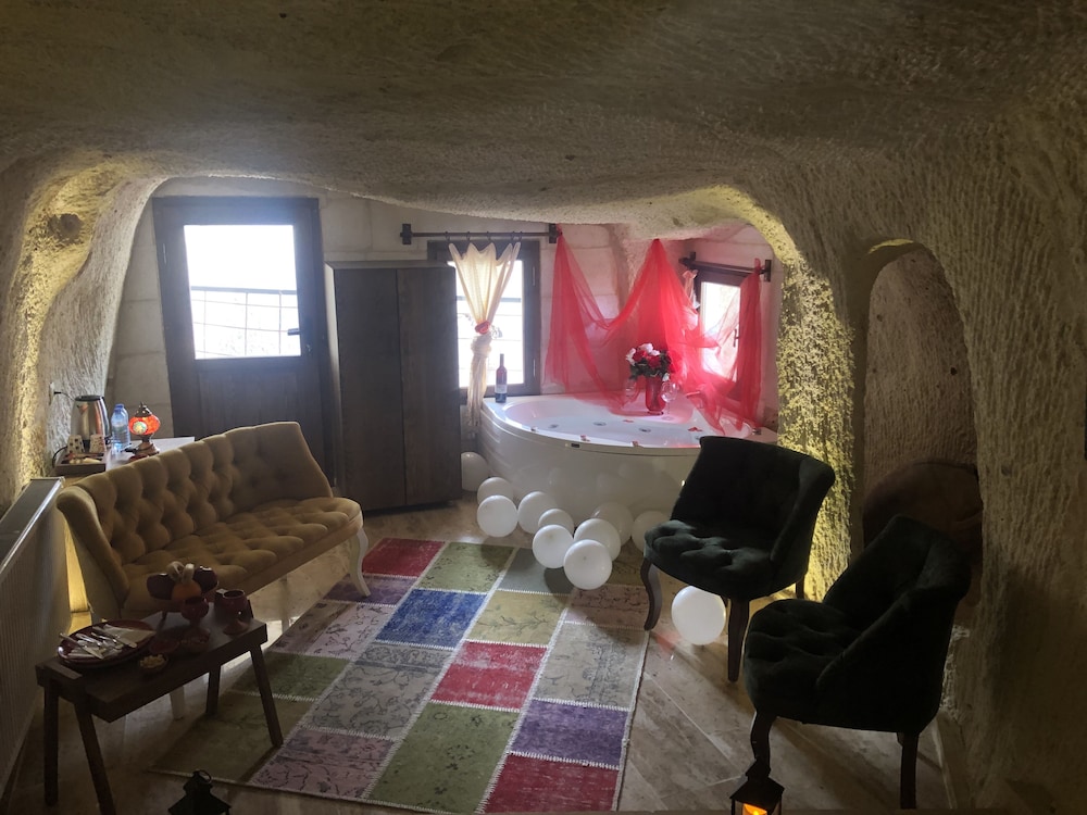 King Suite with Jacuzzi &Valley ,Balcony