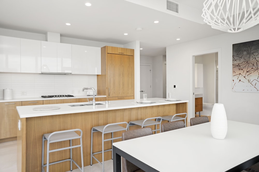 Suite, Multiple Beds (Sky Suite Two Bedroom) thumbnail 6