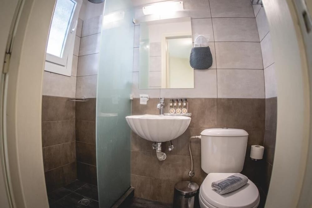 Standard Double or Twin Room photo 3