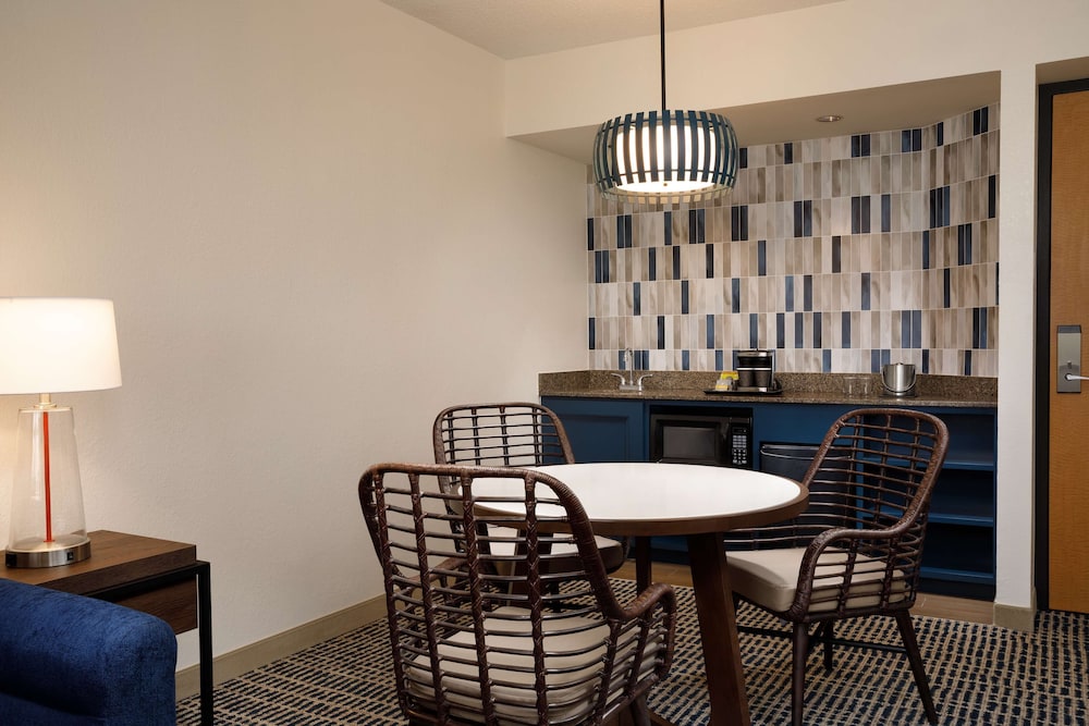 Suite, 2 Double Beds, Accessible, Bathtub (Mobility & Hearing)