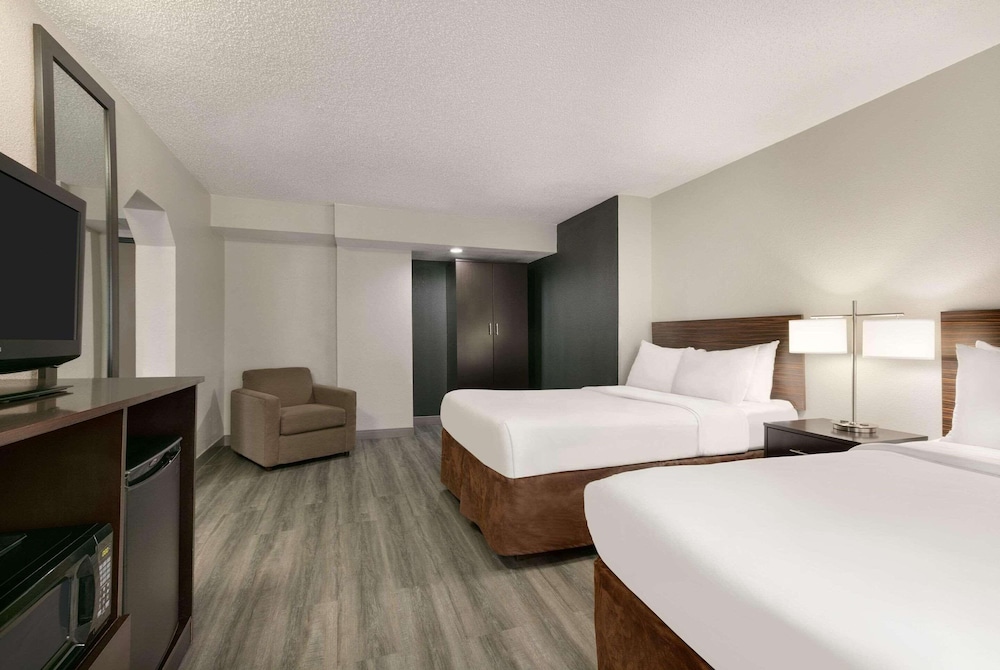 Studio Suite, 2 Double Beds, Non Smoking - Photo 1