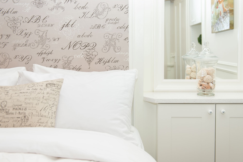 Room, 1 Queen Bed photo 1
