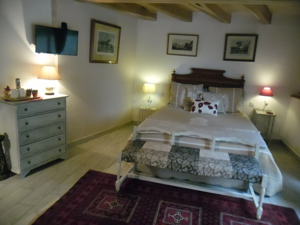 Deluxe Double Room (Santa Anita) photo 3