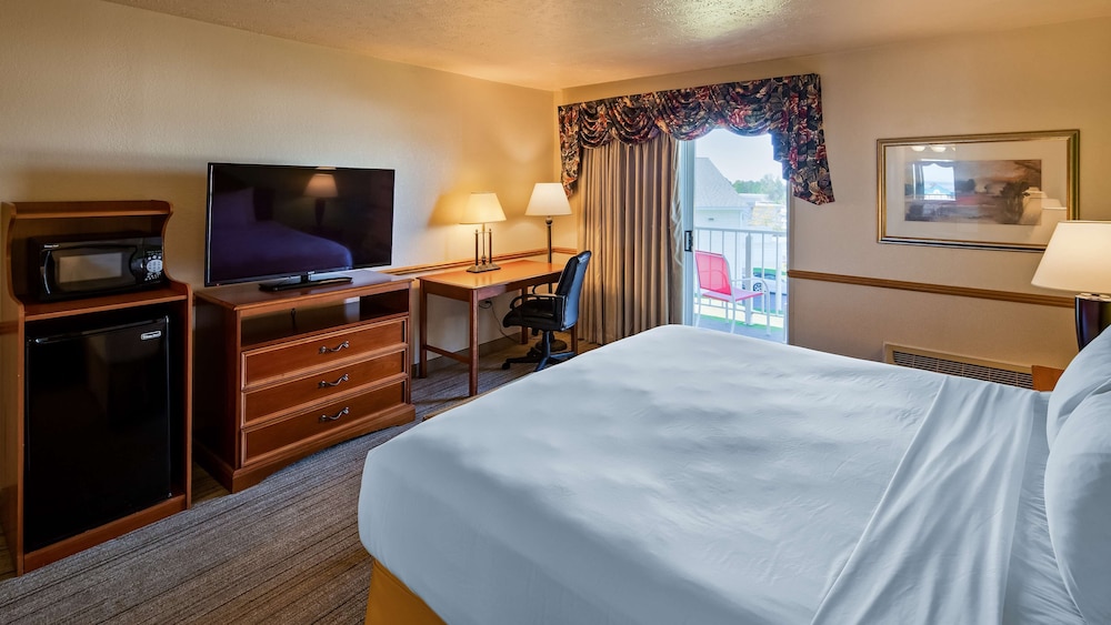 Suite, 1 King Bed, Jetted Tub, Non Smoking, Balcony photo 3