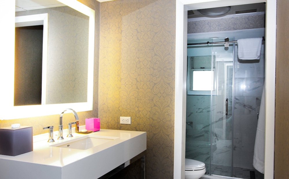 Deluxe Room, 1 King Bed