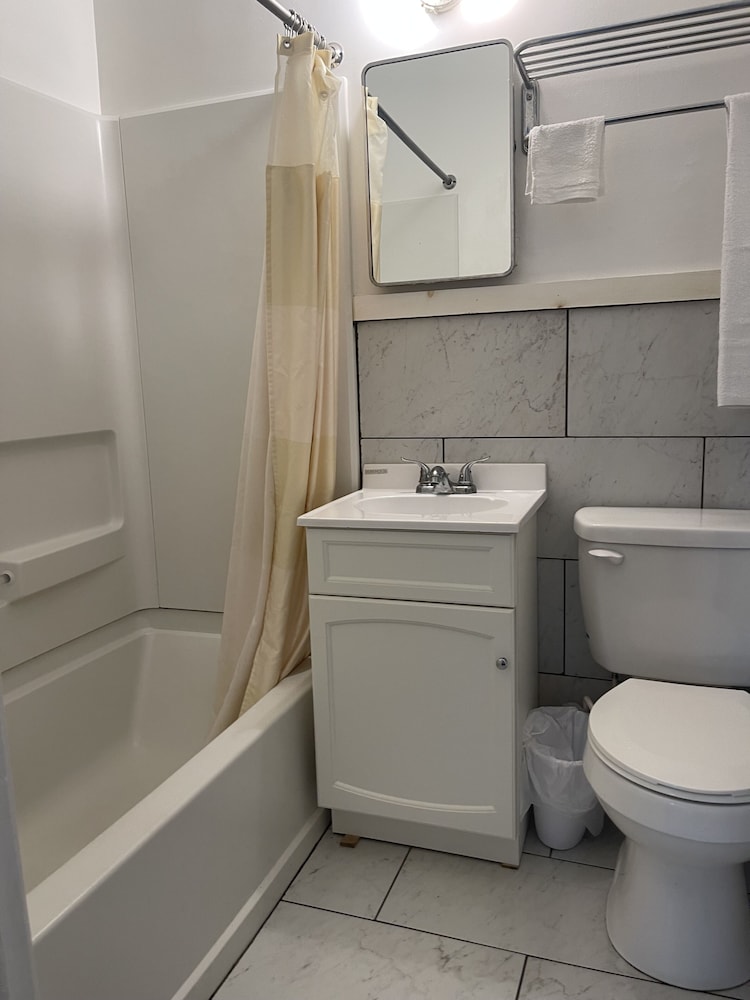 Basic Single Room photo 2