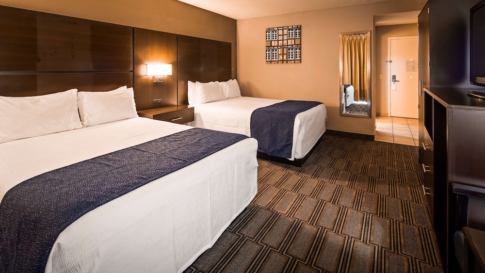 Standard Room, 2 Queen Beds, Accessible, Refrigerator & Microwave - Photo 2