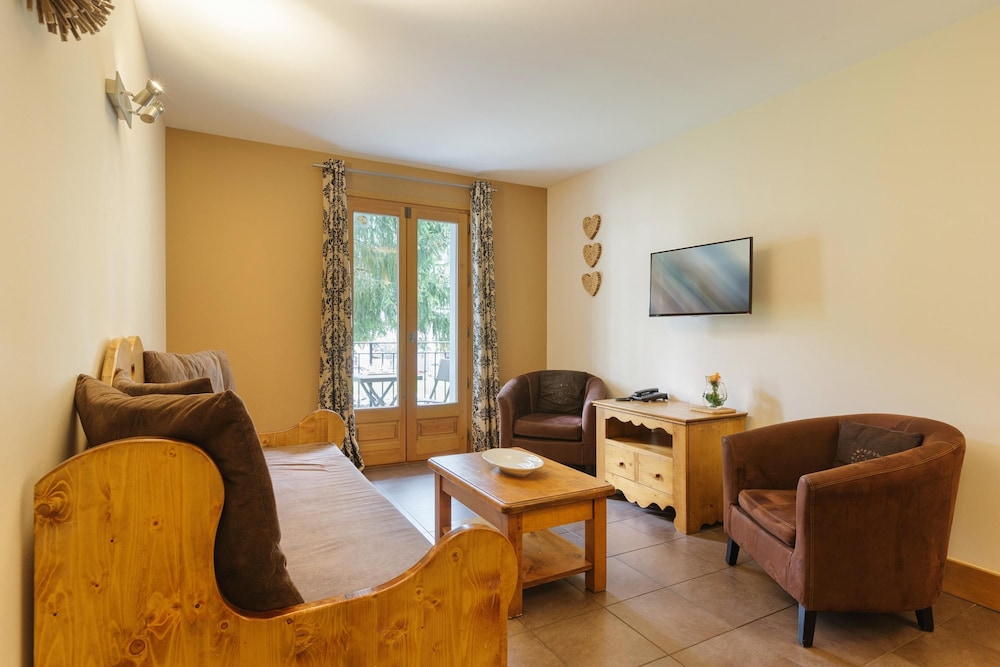Apartment photo 1