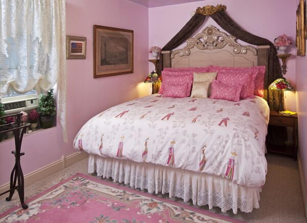 3. Pink Clouds photo 1