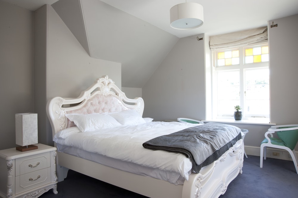Heritage King Room with private bathroom