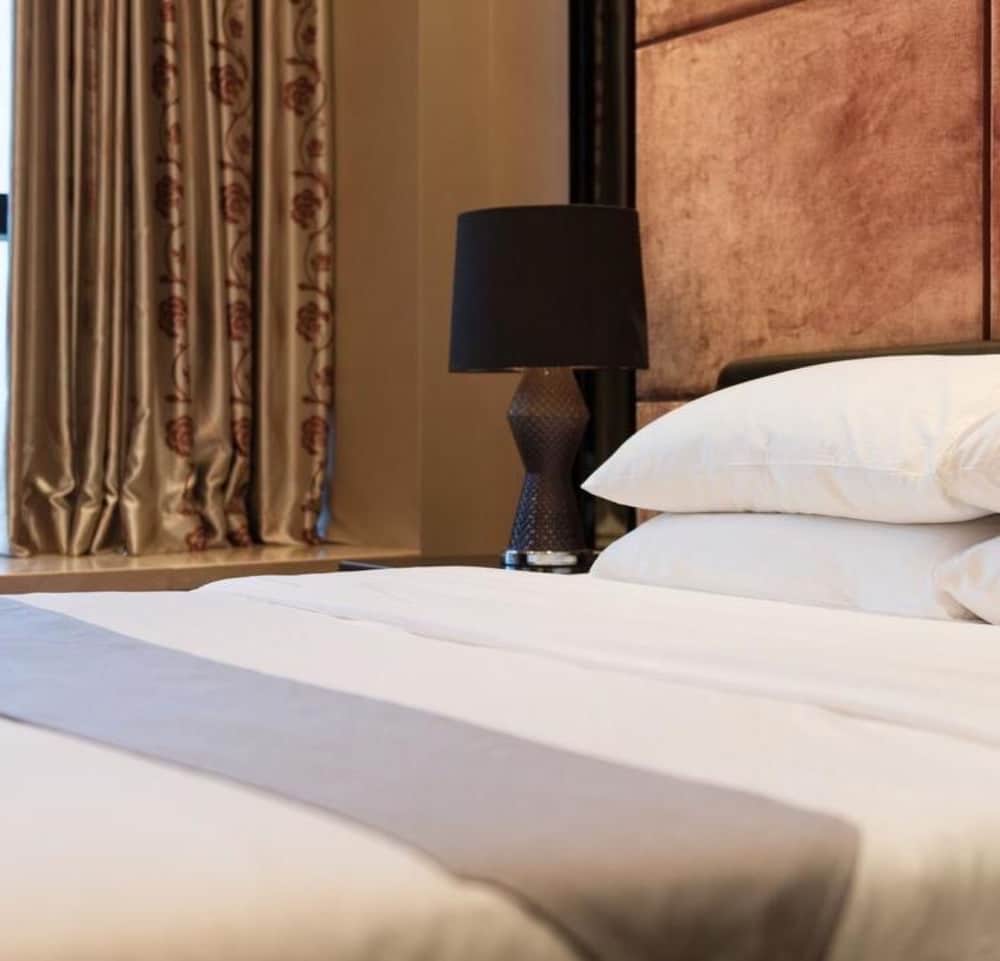 Elegant Suite