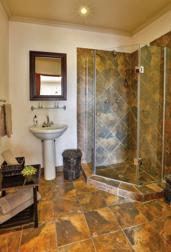 Comfort Room, 1 Bedroom (Olive Orchard Guest Room) photo 2