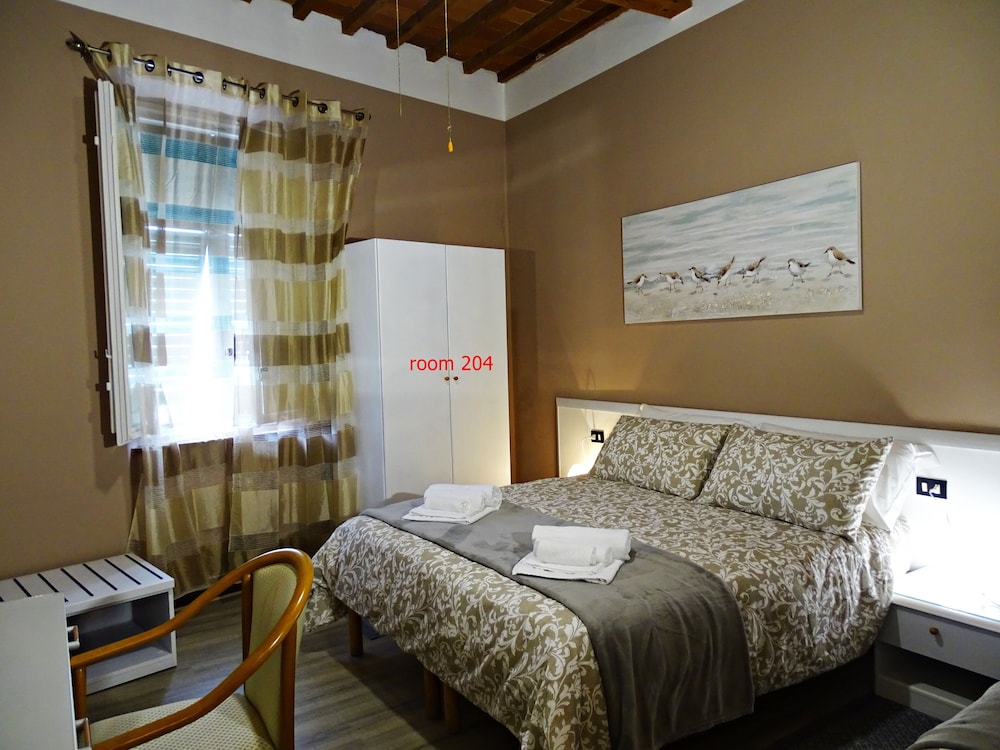 Classic Triple Room - Photo 11
