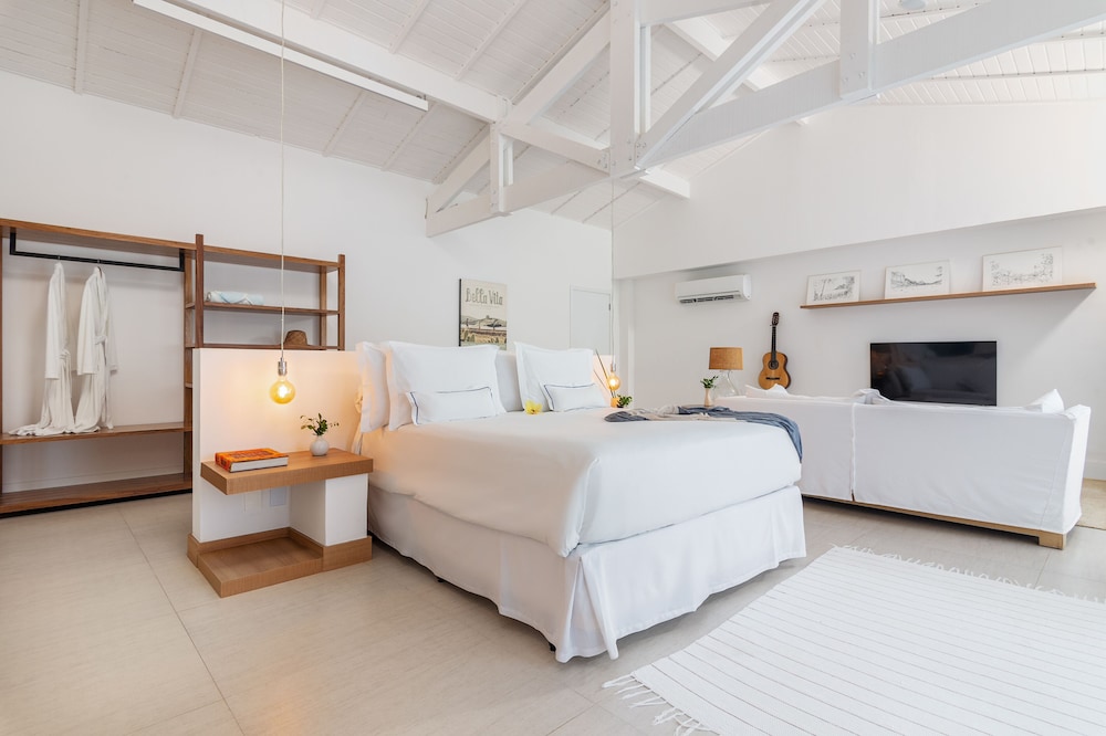 Exclusive Studio Suite, 1 King Bed, Marina View photo 1