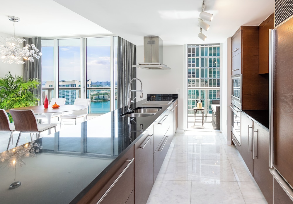 Boutique Corner Apart, 2/2, Sofa Bed, Ocean View, Balcony4502