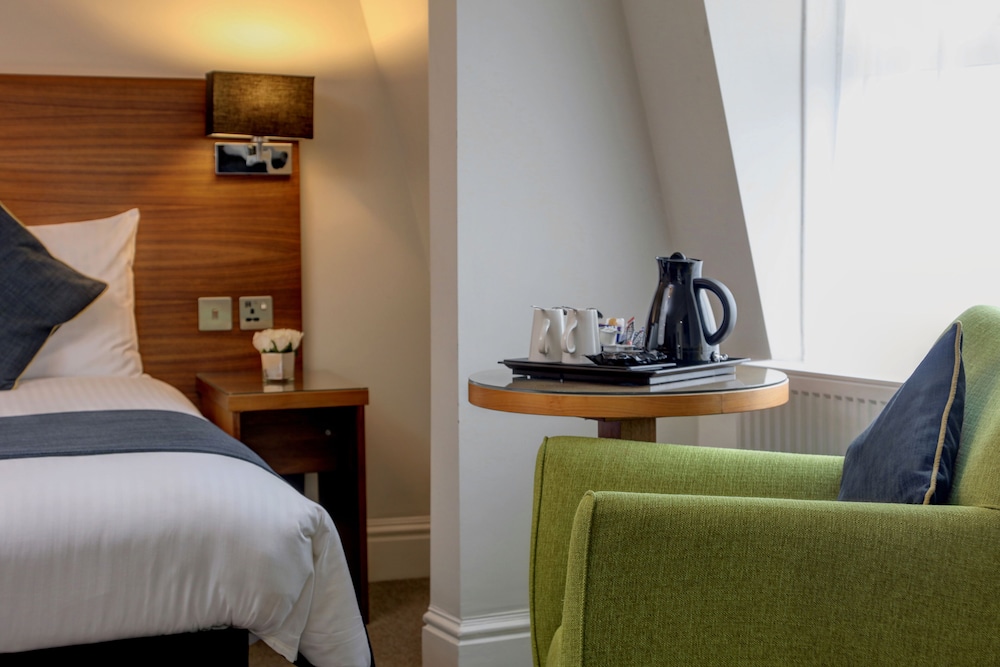 Superior Room, 1 Queen Bed, Non Smoking (Converts to 2 Twin Beds) - Photo 8
