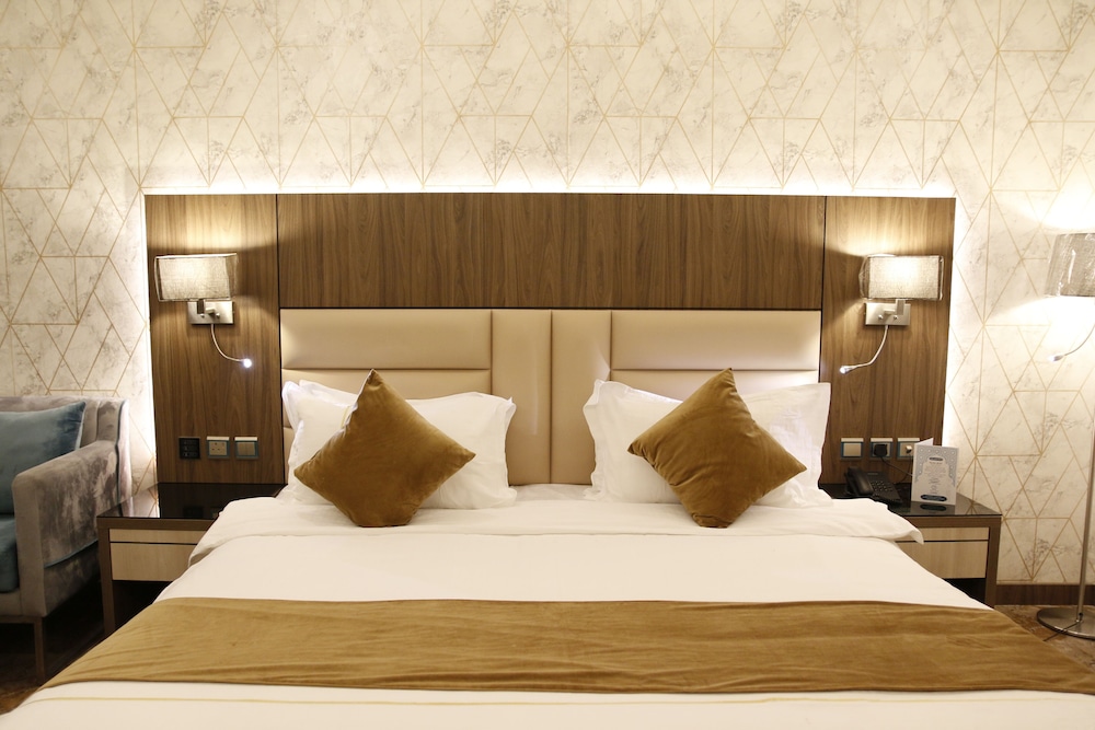 Basic Double Room, 1 King Bed photo 1