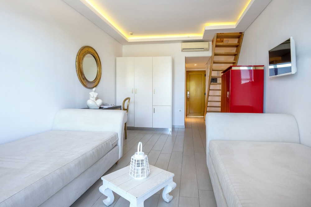 Suite (Split Level)