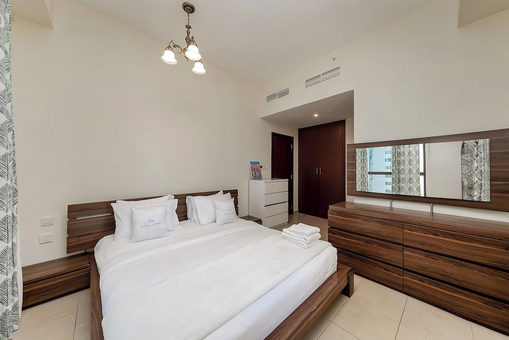 Premium Apartment, 1 Bedroom, Balcony, City View photo 2